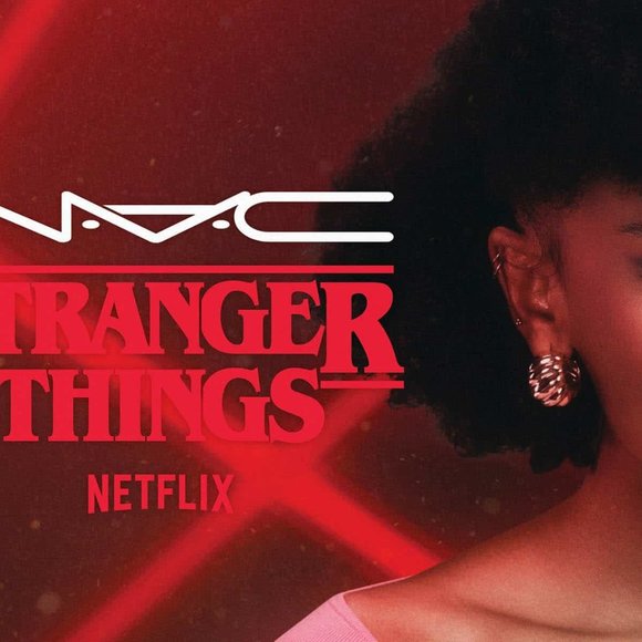 1/2 PRICE✅ MAC STRANGER THINGS 2 PC SET: The Void Eye Palette + Eye Brush  NEW - Picture 14 of 17